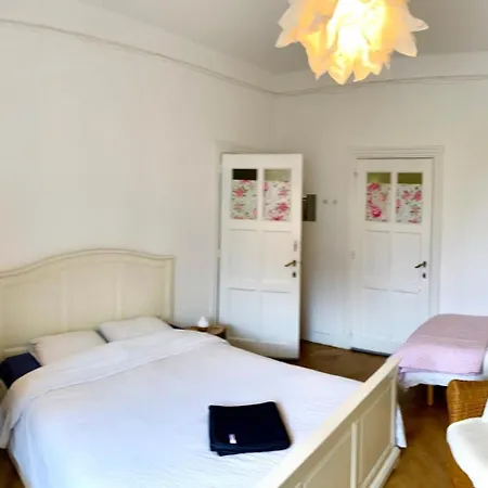 Calm, & Birdsong Homestay *