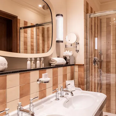 Hotel Faubourg 21 - The Leading Of The World