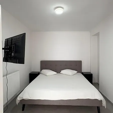 Luxury 2br & Jacuzzi Near Expo 12 & Ing Arena *