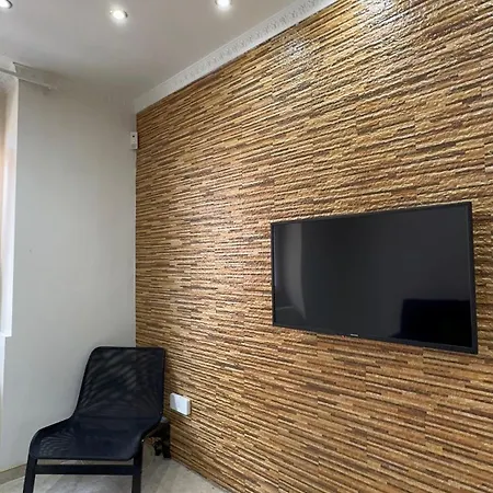 Luxury 2br & Jacuzzi Near Expo 12 & Ing Arena *