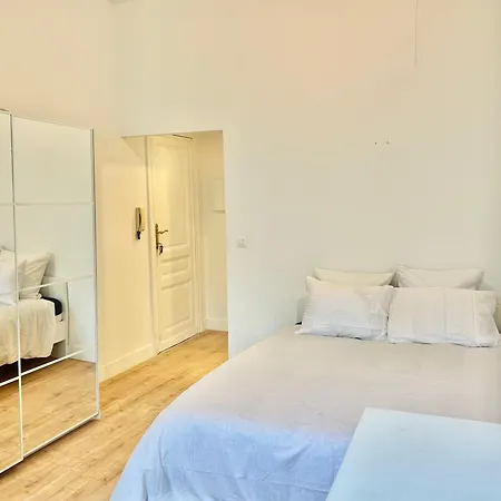 Dans Le Centre De Apartment Brussels