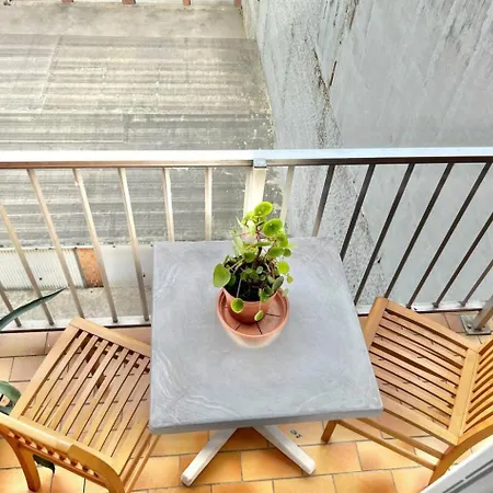 Apartment Chic Midi Station *
