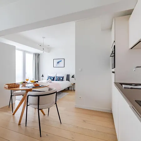 Apartment Large In A Serviced Building Brussels