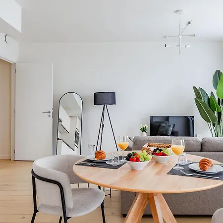 Large In A Serviced Building Apartment Brussels