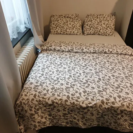 Apartment Set Of 3 Flats, 7 Bedrooms, Fully Equipped Brussels