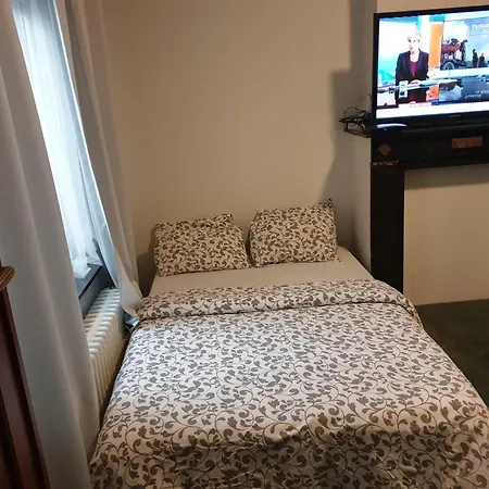 Set Of 3 Flats, 7 Bedrooms, Fully Equipped * Brussels