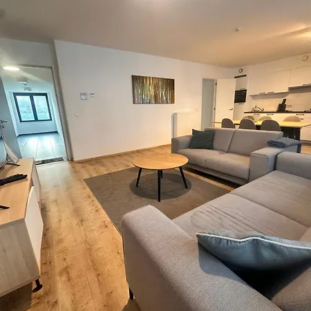 Apartment Modern 2 Bedroom For 6 - Center