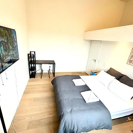 Ulb & Cambre Cosy Duplex Homestay *