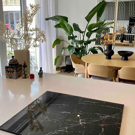 Apartment Stylish Flat,90m2, In A Great Location *