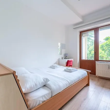 Jette - Base En Peripherie De - 15min Centre Appartement
