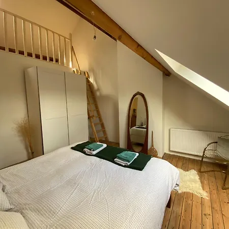 Cosy Flat In Eu Area Apartment