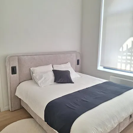 Louise Luxe In * Brussel