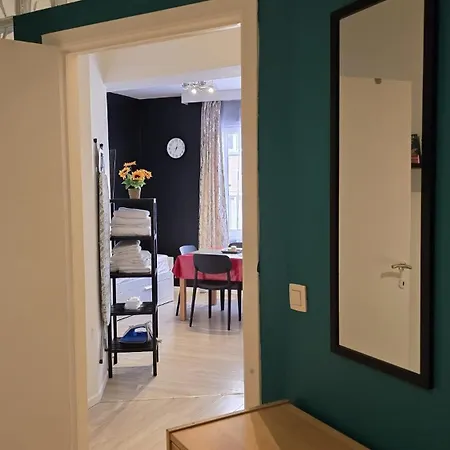 Sleepover Center Apartment *