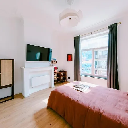 Slow Moments In Apartment