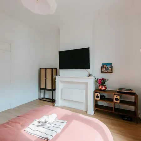 Slow Moments In Brussels