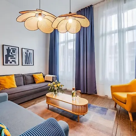 Exclusive 2br With Unesco Views Apartment