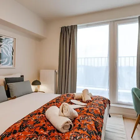3br Nato & Eu - Freeluggage Apartment