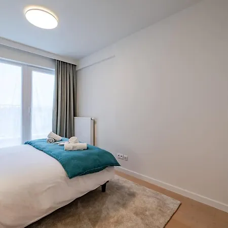 3br Nato & Eu - Freeluggage Apartment *