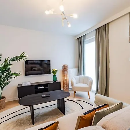 Luxurious 2-br Flat Near Nato & Eu Apartment Brussels