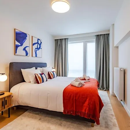 Luxurious 2-br Flat Near Nato & Eu Apartment *