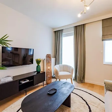Apartment Luxurious 2-br Flat Near Nato & Eu Brussels