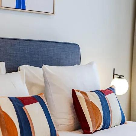 Luxurious 2-br Flat Near Nato & Eu Apartment