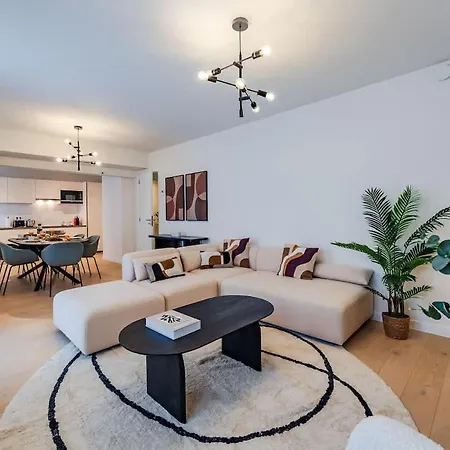 2br Near Nato & Eu Apartment