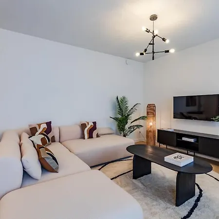 2br Near Nato & Eu * Brussels