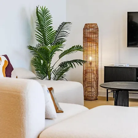 2br Near Nato & Eu Apartment
