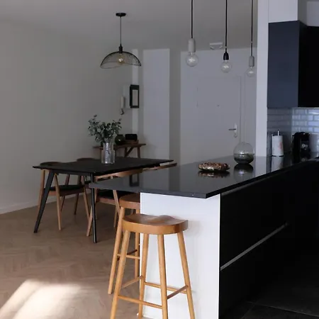 Center Spacious And Apartment