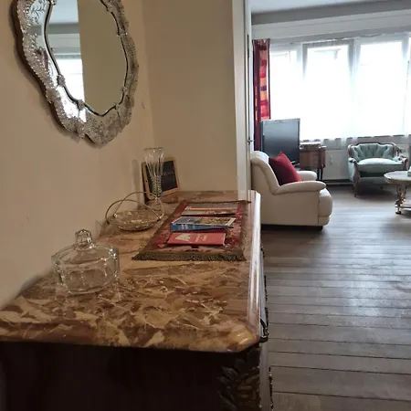 Large 1st Floor Apartment, Schaerbeek, Apartment