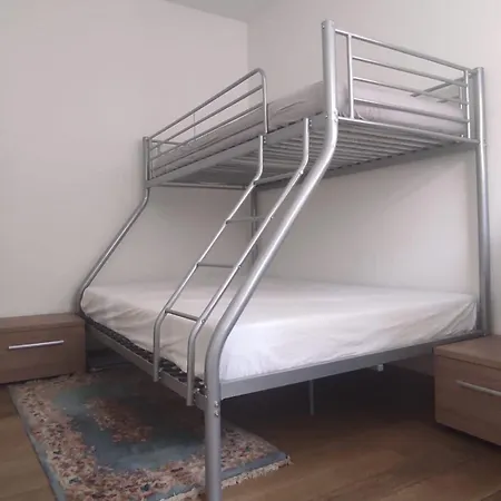Apartment Large 1st Floor Apartment, Schaerbeek, *