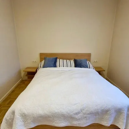 Apartment Modern Cozy Flat Close To Attractions & Transport Brussels