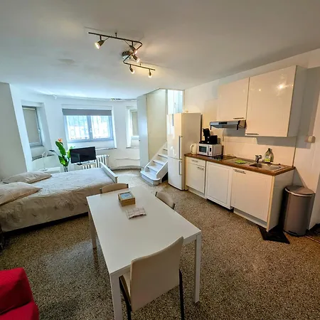 And Convenient Near Supermarkets And Public Transports Apartment Brussels