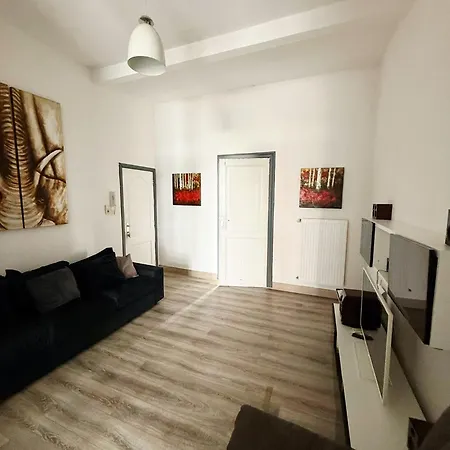 Pauli Apartment *
