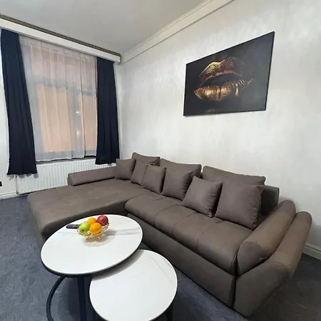 Garden's Jacuzzi 1 Apartment