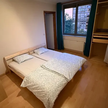 Close To Nato Bus Tram Calm Location Parking Extra Onsite Disc Parking Apartment *