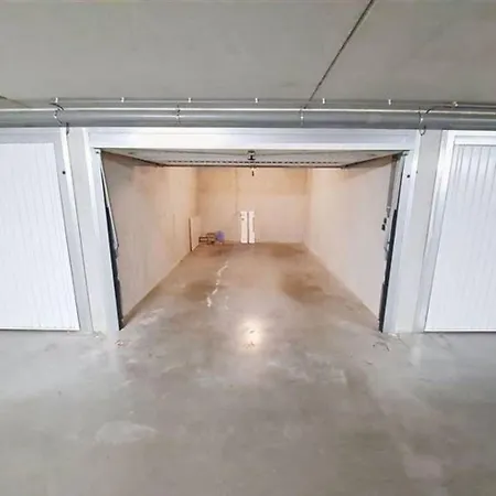 Apartment Close To Nato Bus Tram Calm Location Parking Extra Onsite Disc Parking *