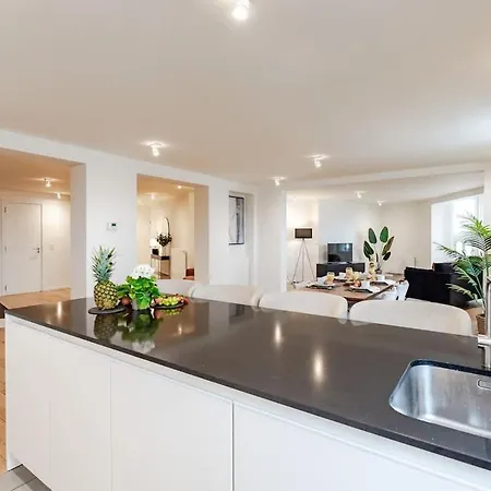 Luxury Penthouse With Panoramic Views 3br Apartment