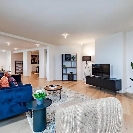 Apartment Luxury Penthouse With Panoramic Views 3br