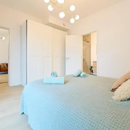 Brand New & Modern 1 Bedroom Brussels