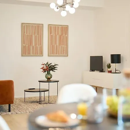 Brand New & Modern 1 Bedroom Apartment *