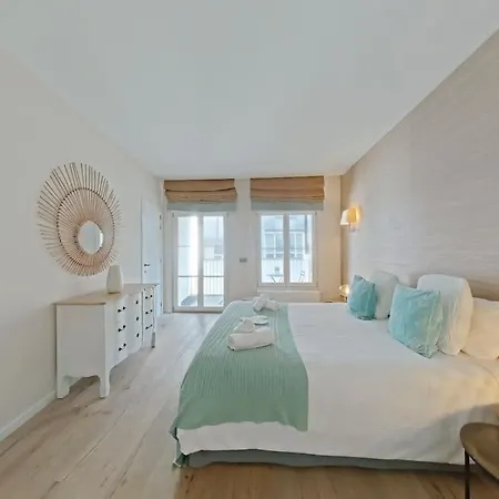 Grand Place Escape Spacious 2br With Charm Apartment