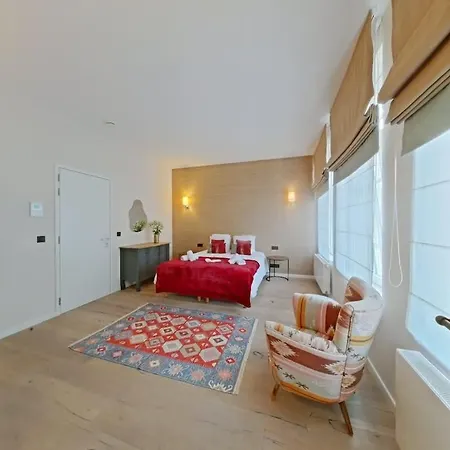 Grand Place Escape Spacious 2br With Charm Apartment *
