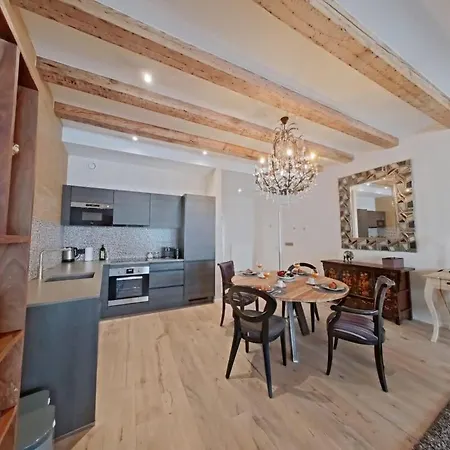 Grand Place Escape Spacious 2br With Charm Apartment *