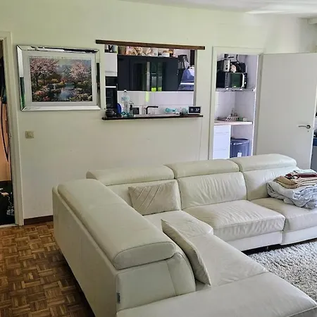 Privee A Uccle Commun Partagee Avec Le Proprietaire Appartement