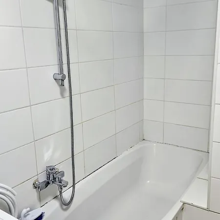 Privee A Uccle Commun Partagee Avec Le Proprietaire Appartement
