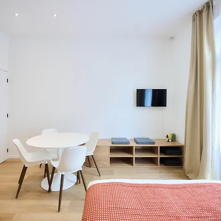 Appartement Forest Center 2 *