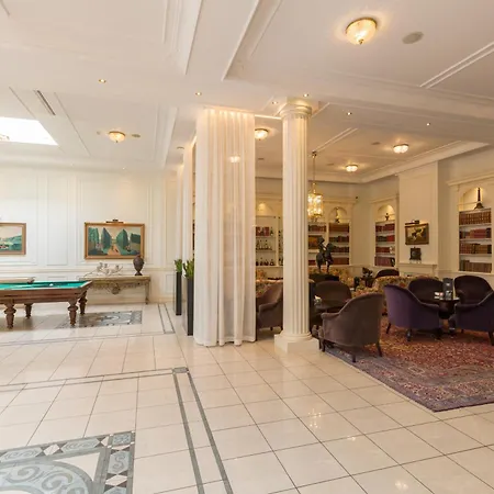 Hotel Stanhope By Thon 5*