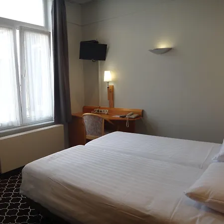 Safestay Grand Place Hotel 3*